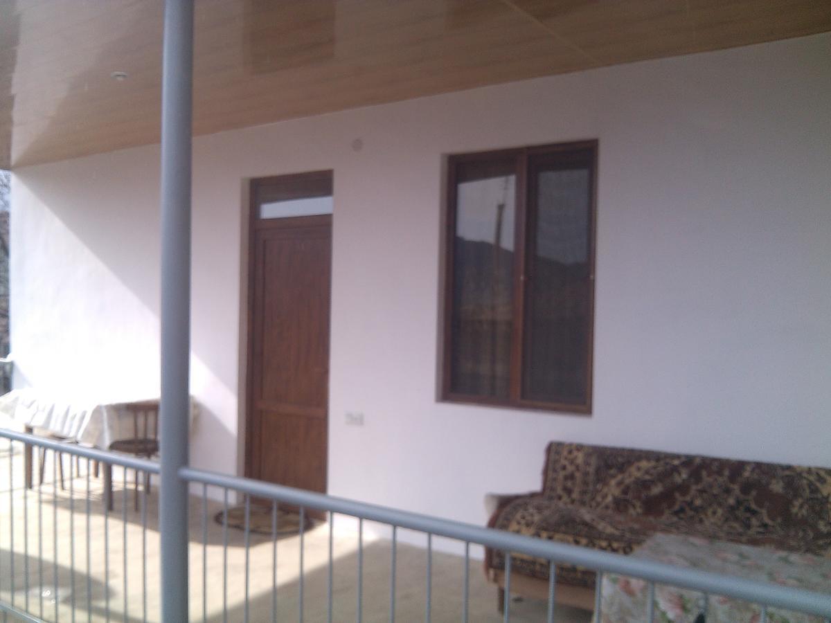 Aida Bed & Breakfast Татев Екстериор снимка