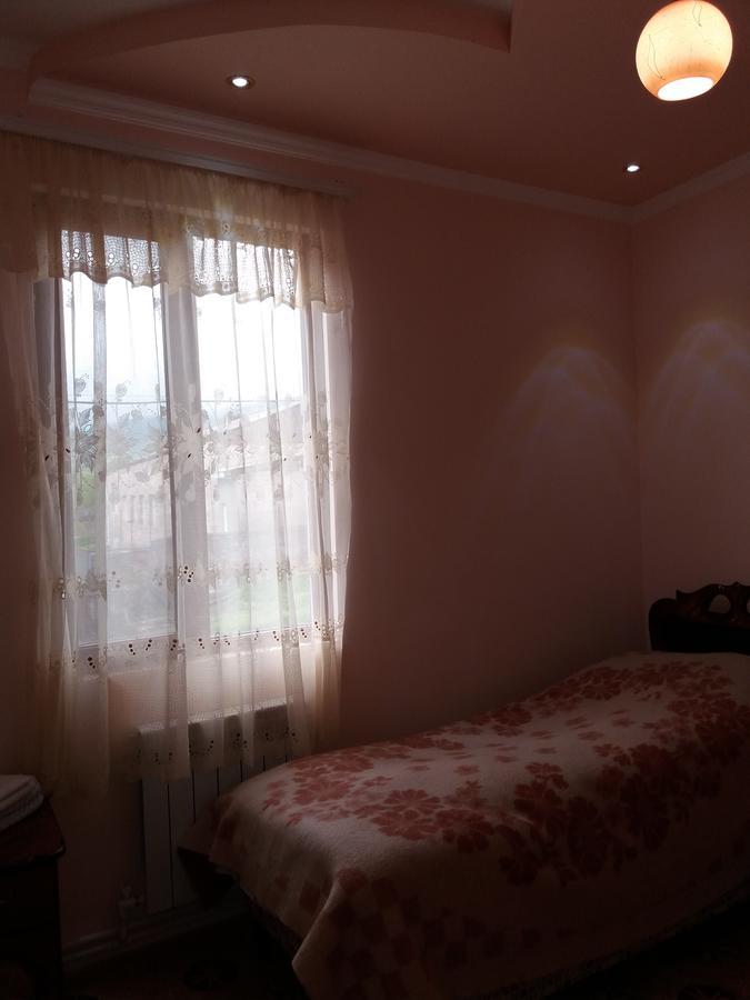 Aida Bed & Breakfast Татев Екстериор снимка